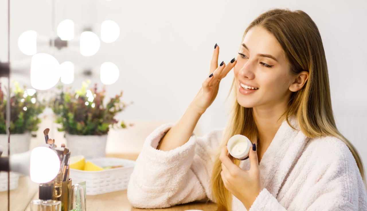 Como fazer skincare noturno com produtos acessíveis